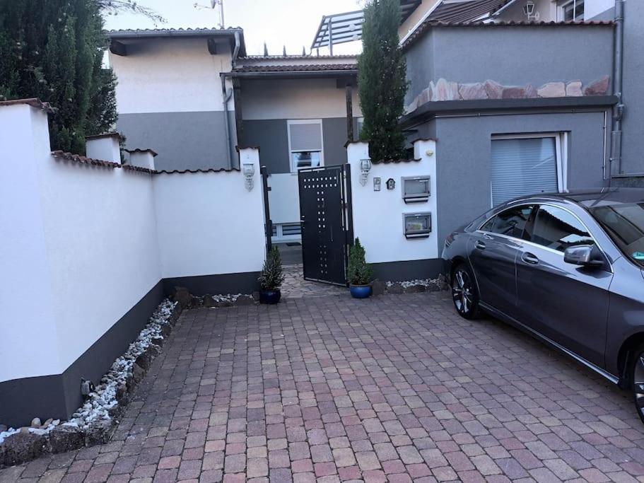 Bello Apartamento Graben-Neudorf Exteriör bild