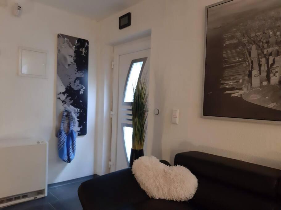Bello Apartamento Graben-Neudorf Exteriör bild