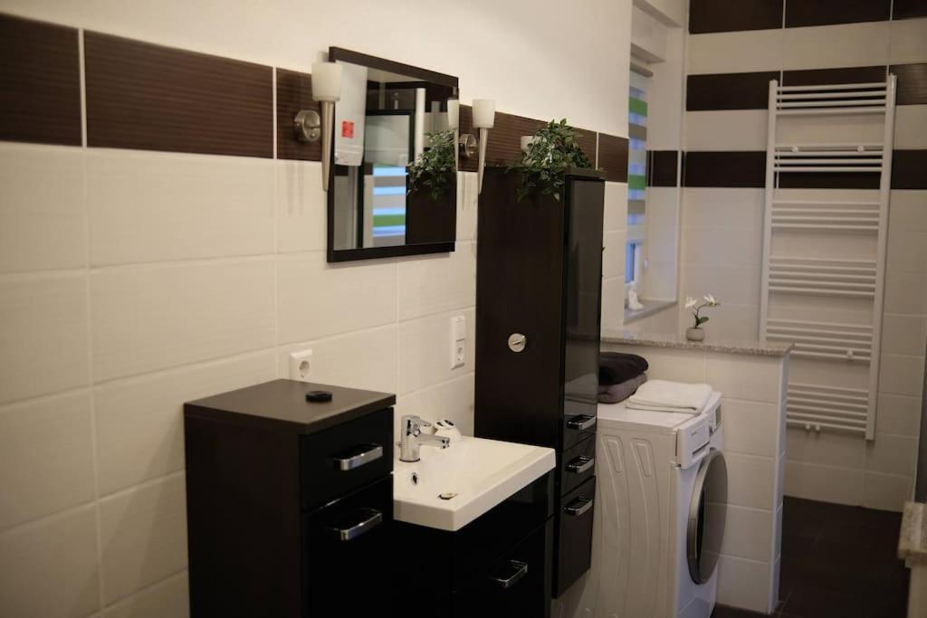 Bello Apartamento Graben-Neudorf Exteriör bild